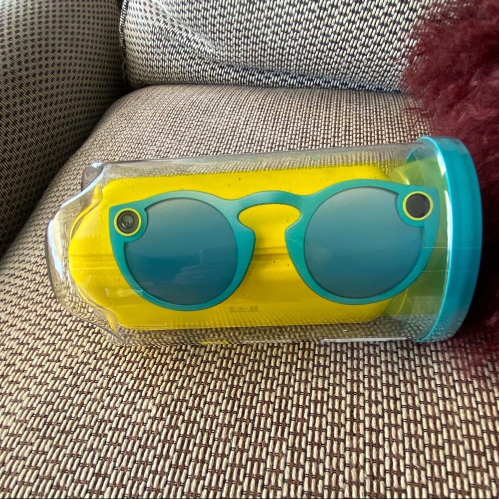 *****SOLD****** snapchat spectacles